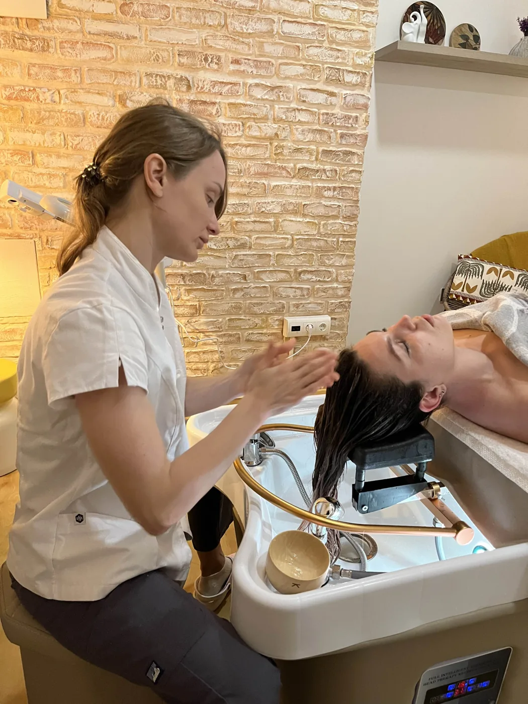 Customer photo, verified head spa buyer, Spain