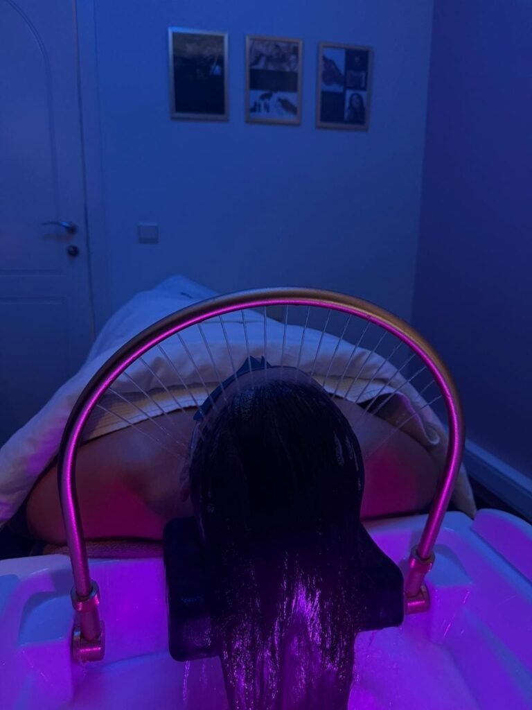 Head spa water arc with light therapy at partner salon Belliza