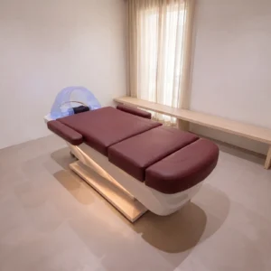 Head Spa Table - Kogane in a beauty salon